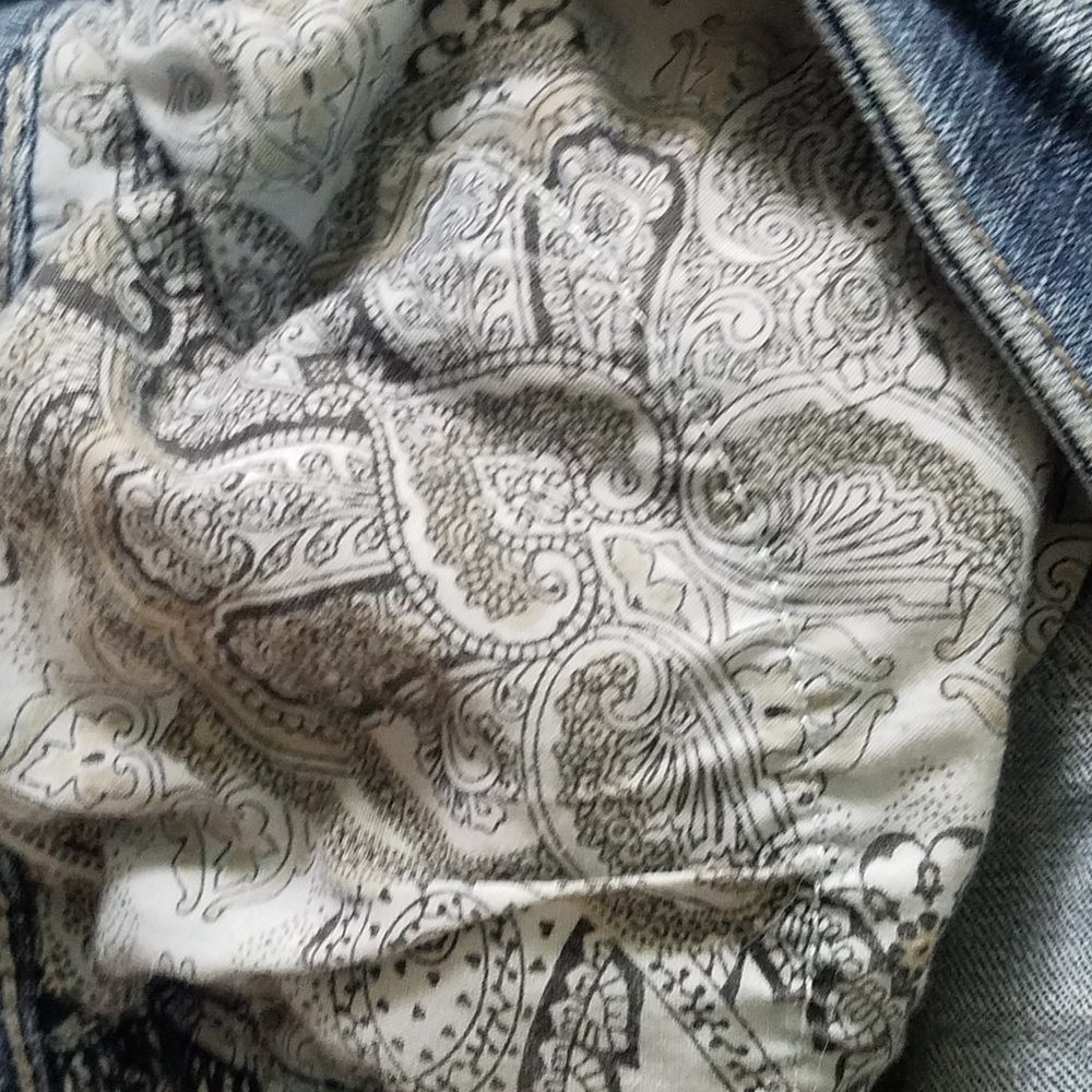 White House Black Market Size 6 Capri Jeans - Picture 9 of 9